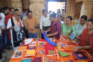 Morari Bapu : શ્રી સોમનાથ ટ્રસ્ટના મહિલા સશક્તિકરણના અનોખા સેવાયજ્ઞને પૂજ્ય મોરારીબાપુના સાધુવાદ..