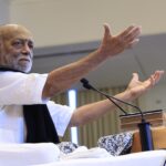 Morari Bapu : સનાતન ધર્મએ સાક્ષાત વિગ્રહ ધારણ કર્યો એ કૃષ્ણાવતાર છે.