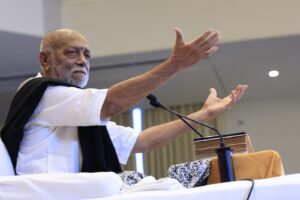 Morari Bapu : સનાતન ધર્મએ સાક્ષાત વિગ્રહ ધારણ કર્યો એ કૃષ્ણાવતાર છે.